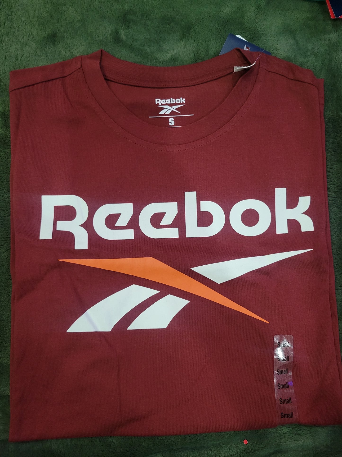 REEBOK TEE - MEDIUM