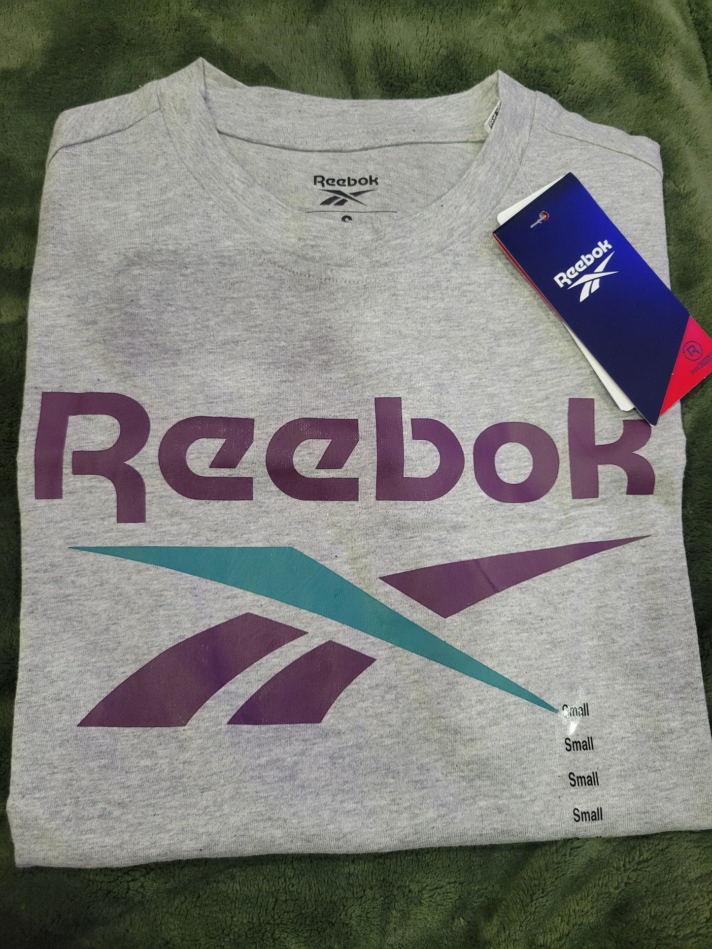 REEBOK TEE - MEDIUM