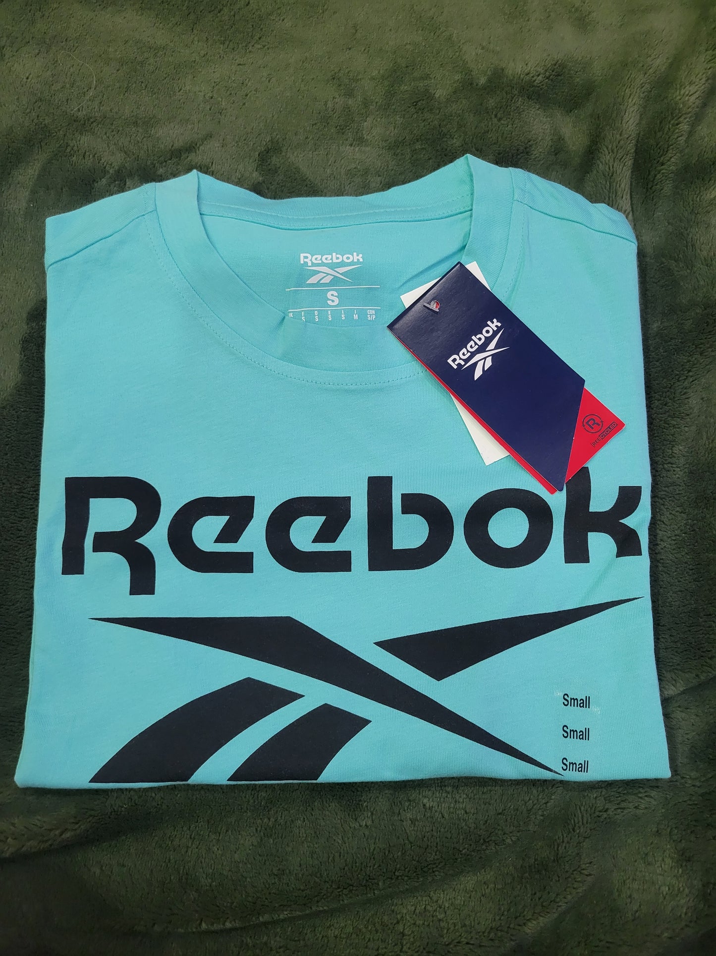 REEBOK TEE - MEDIUM