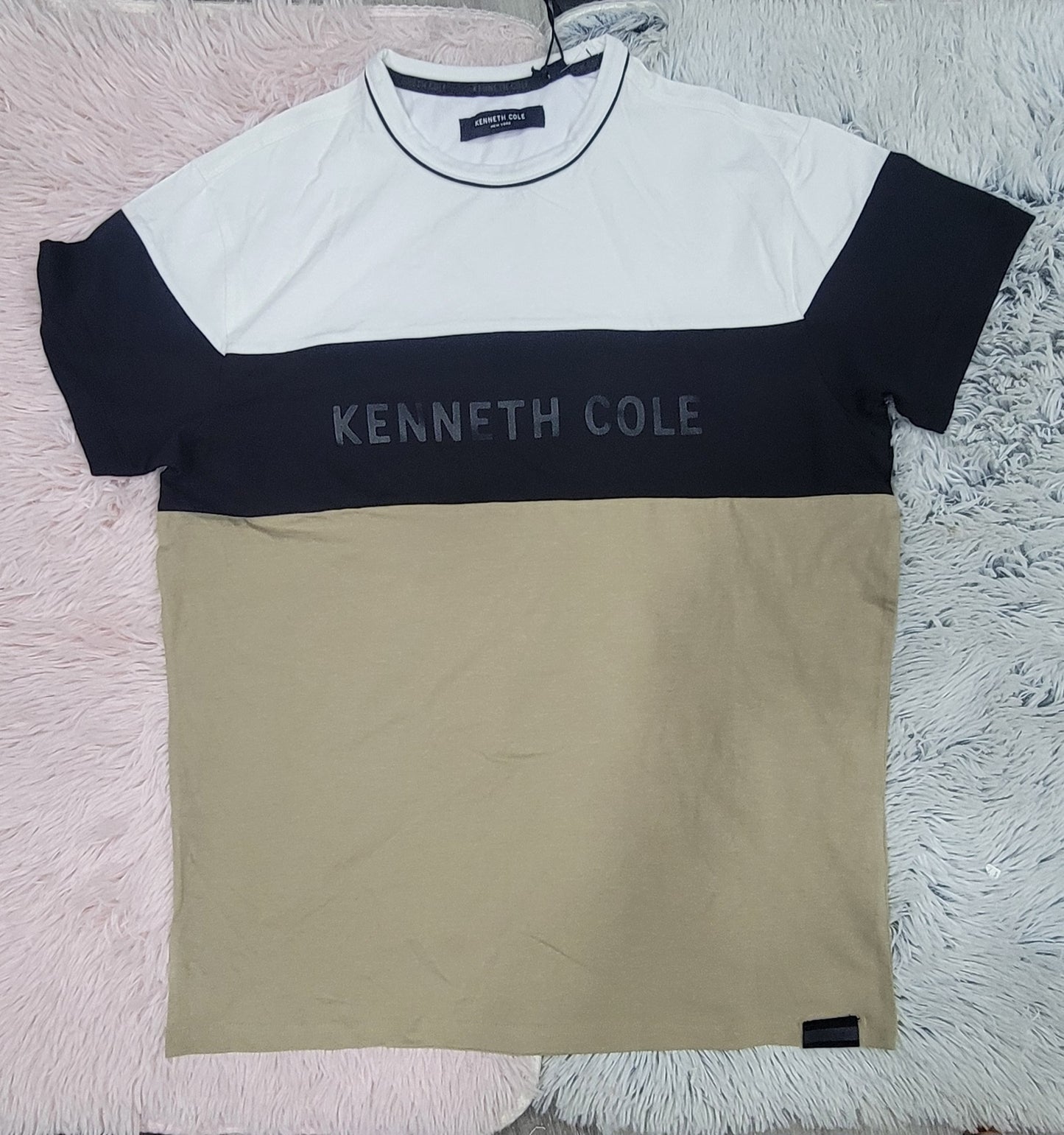 KENNETH COLE TEE - MEDIUM
