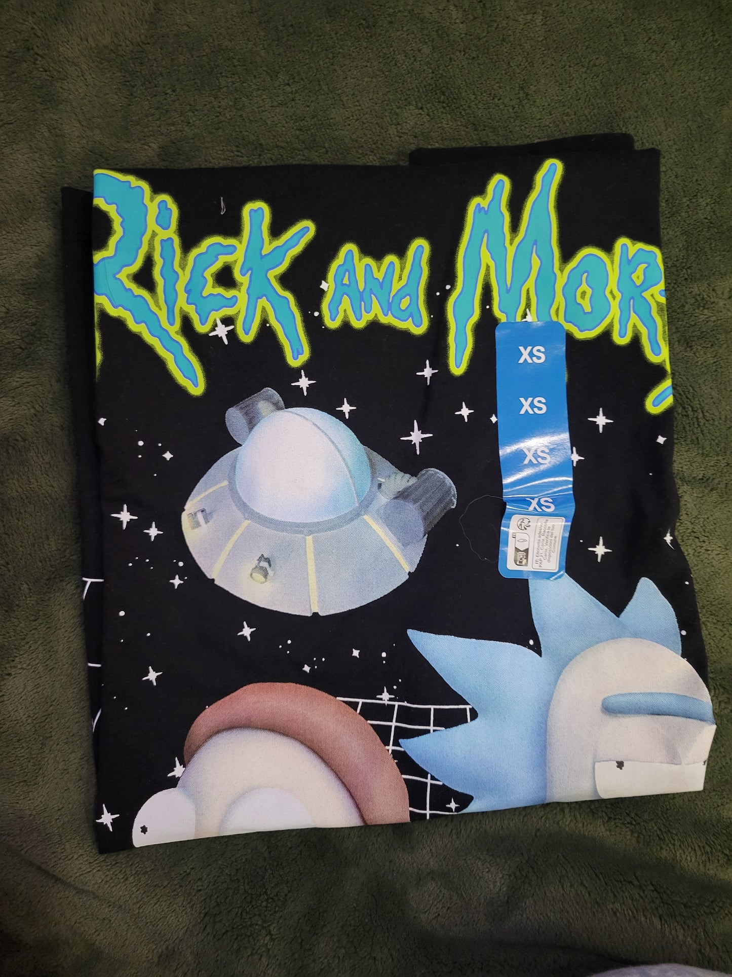 MEN GRAPHIC TEES / MERCH