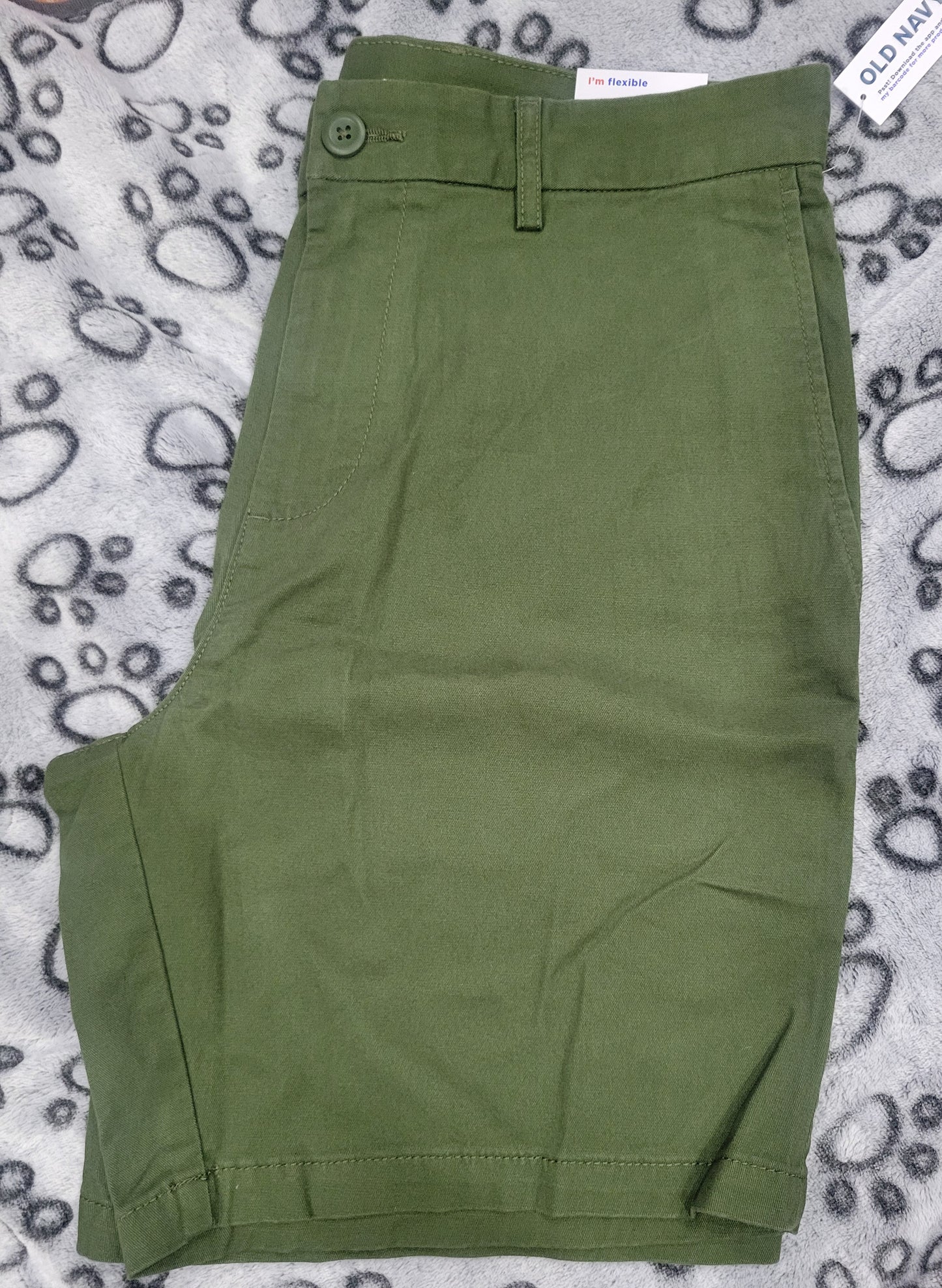 OLD NAVY MEN CHINO SHORTS 8 INCH INSEAM