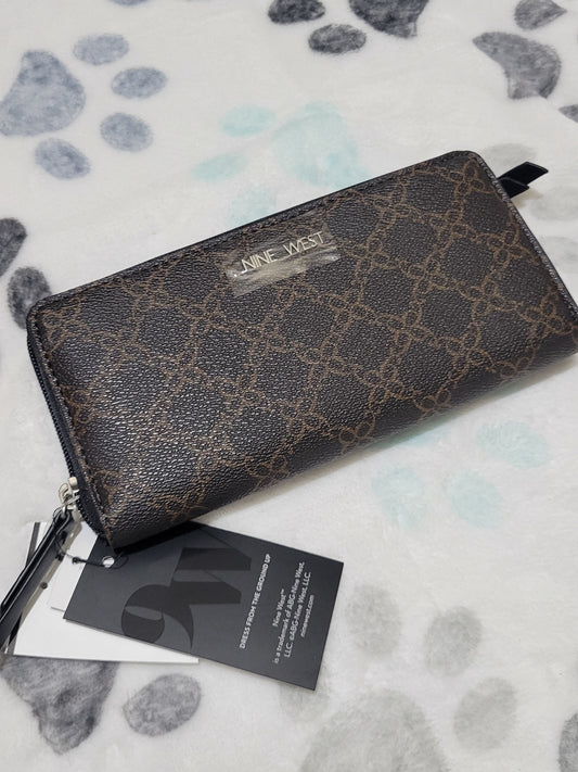 X130A NINE WEST WALLET